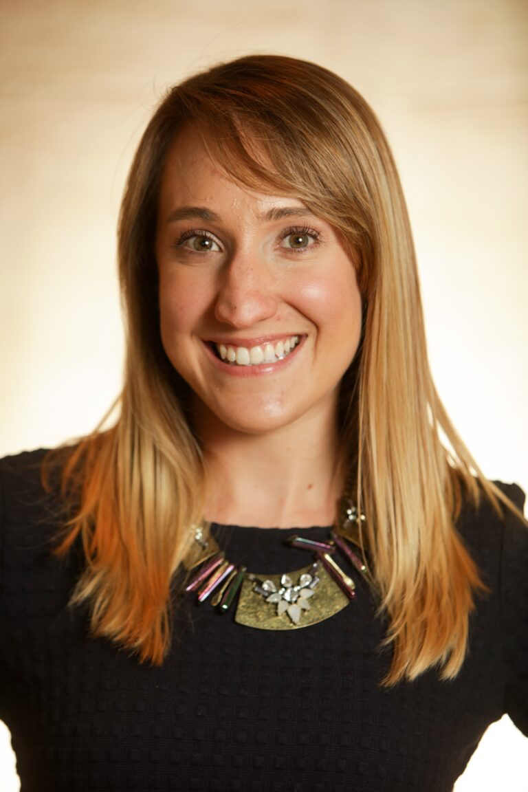 Christiana Quinn 768x1152